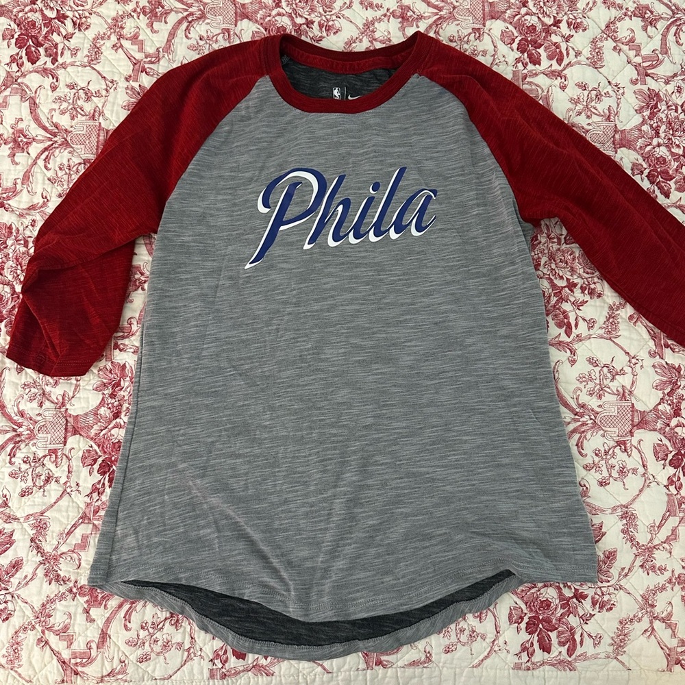 Philadelphia 76ers Raglan shirt